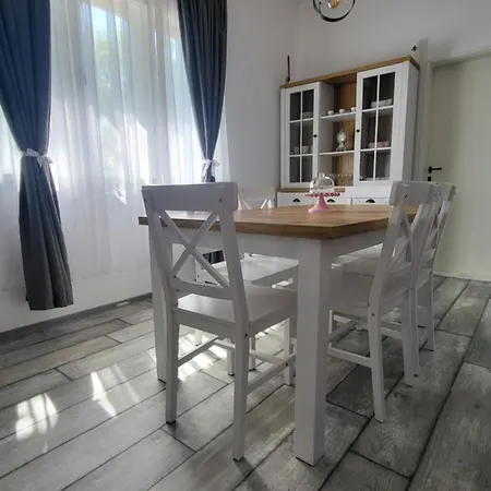 Tóth György Nyaraló Bajsa