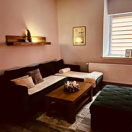 Falusi Haz Toth Gyoergy * Bajsa